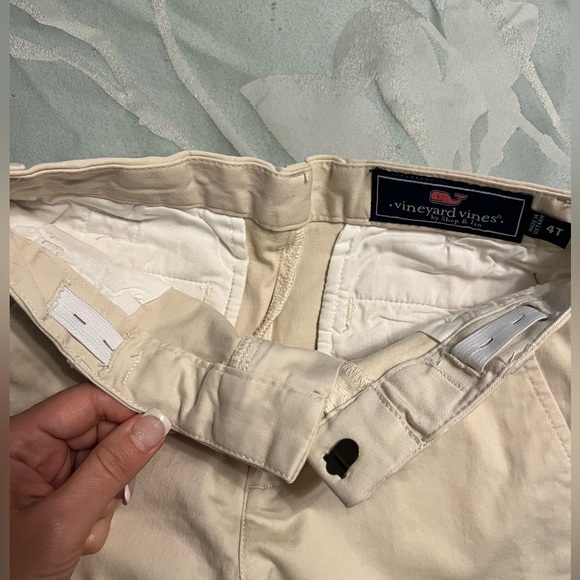 New Vineyard Vines boys flat front khaki stretch shorts 4T - Picture 4 of 8